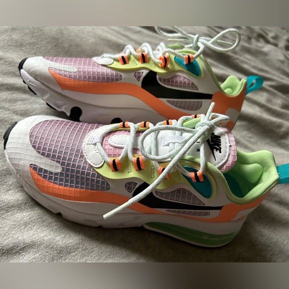 Nike Air270 Sneakers - Picture 1 of 4